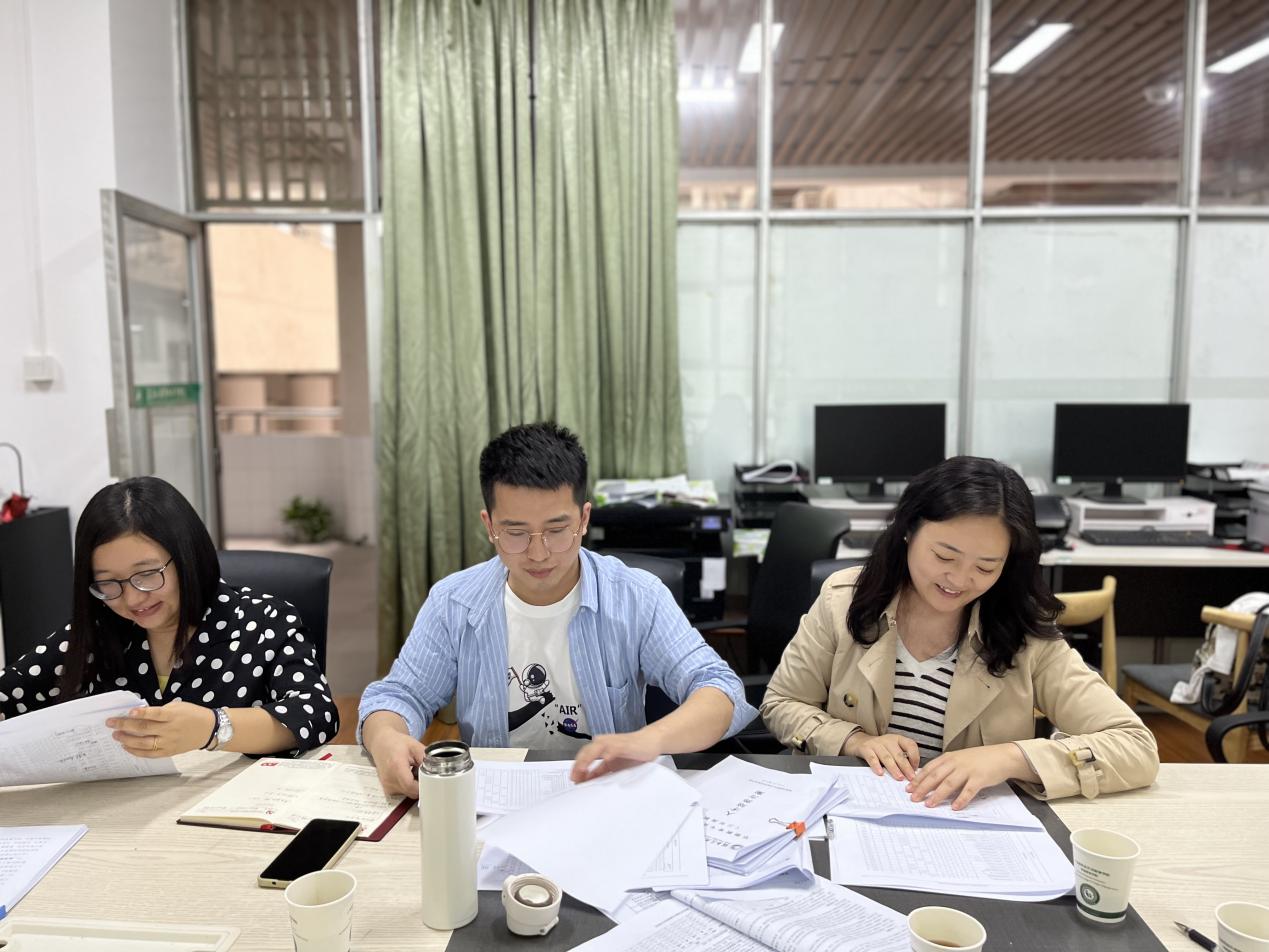 09f8e218e82aeea143680dc92c7074c